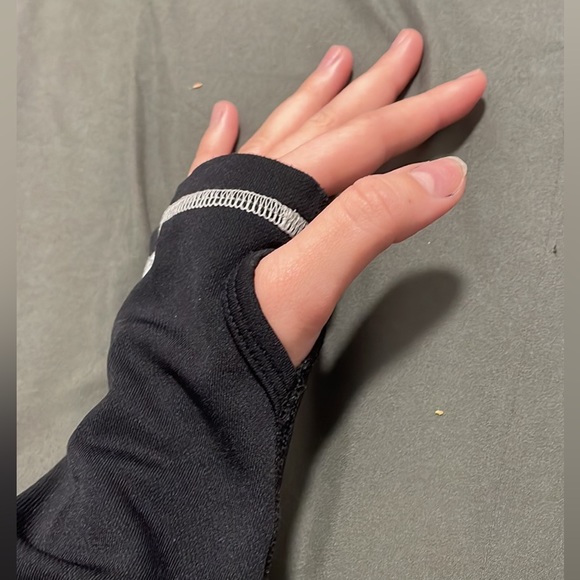 Lululemon women’s medium shirt - Picture 3 of 3